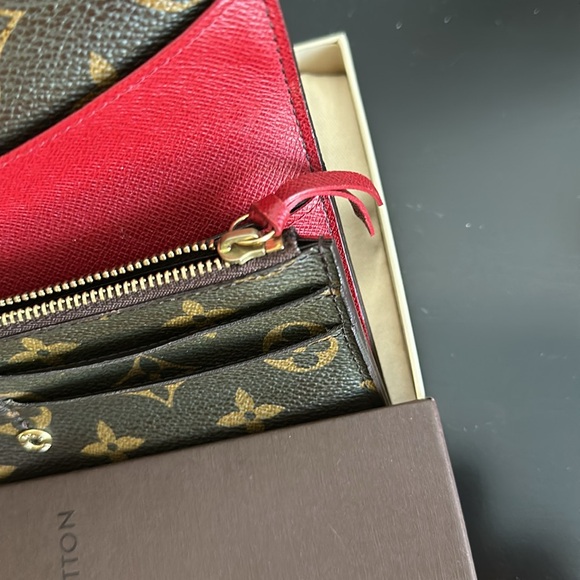 Louis Vuitton Wallet - Picture 11 of 13